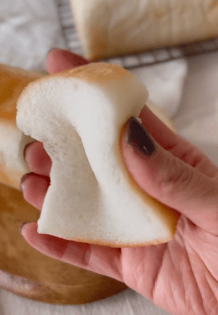 ふわもち食感の米粉パン③（@beika_komekoさんより提供）