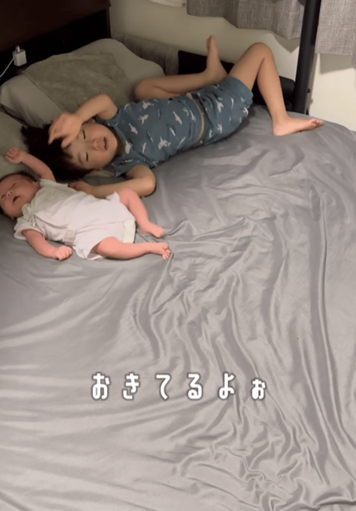 次男さんが起きるまで⑬（＠yujin_kosodateさんより提供）