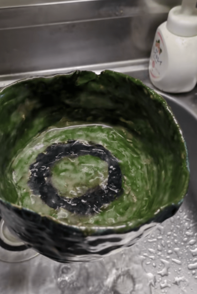 水漏れの様子③（＠user7273778171339さんより提供）