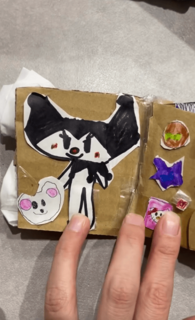 手作りシール①（＠kurukuru.maru1126さんより提供）