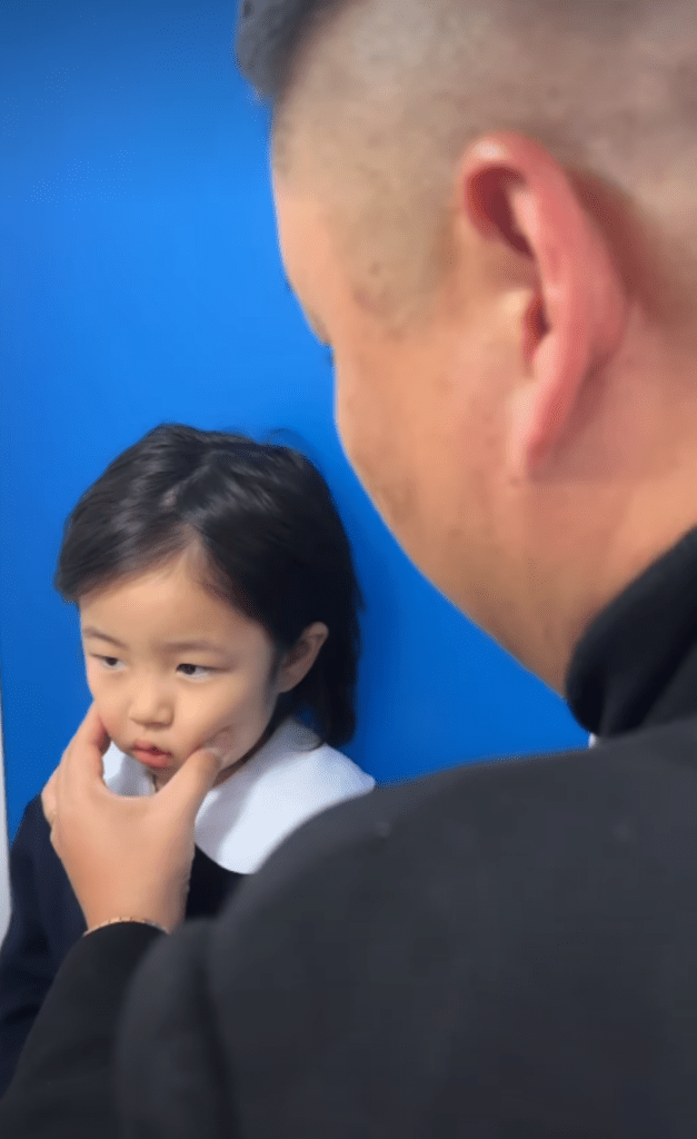 調整するパパさん②（＠kimni_zaishunさんより提供）