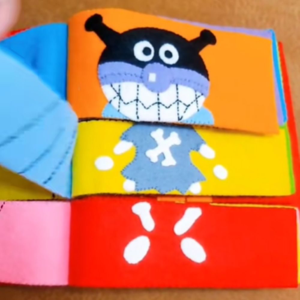 お義母さんの手作り絵本③（＠nana_mama777さんより提供）