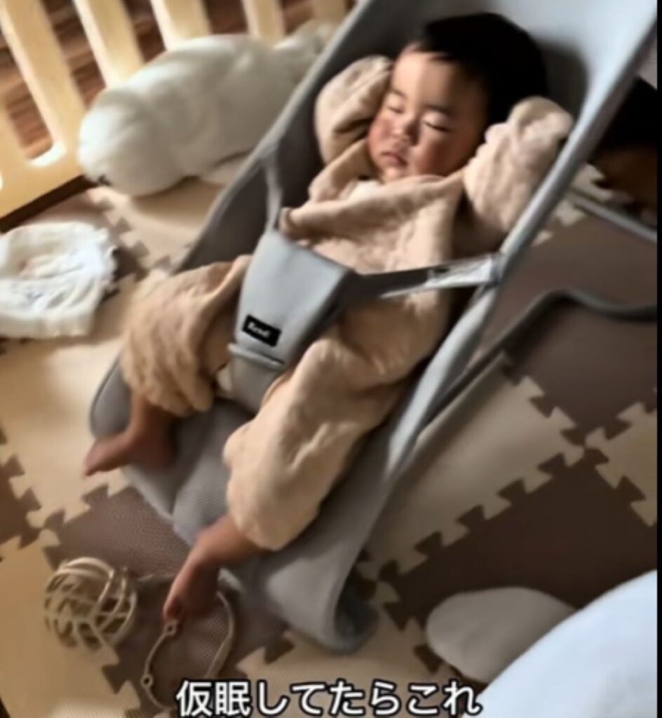 息子さんの寝方②（＠hayasan954さんより提供）