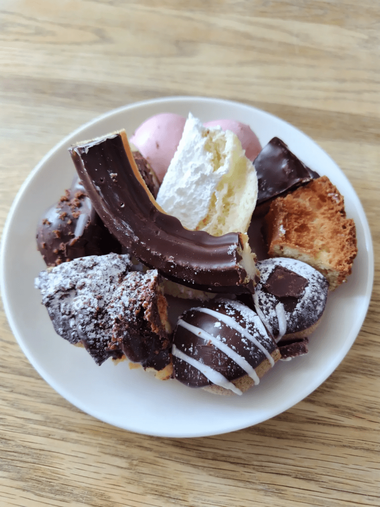 切り分けられたドーナツ②（＠mai.guru.meさんより提供）