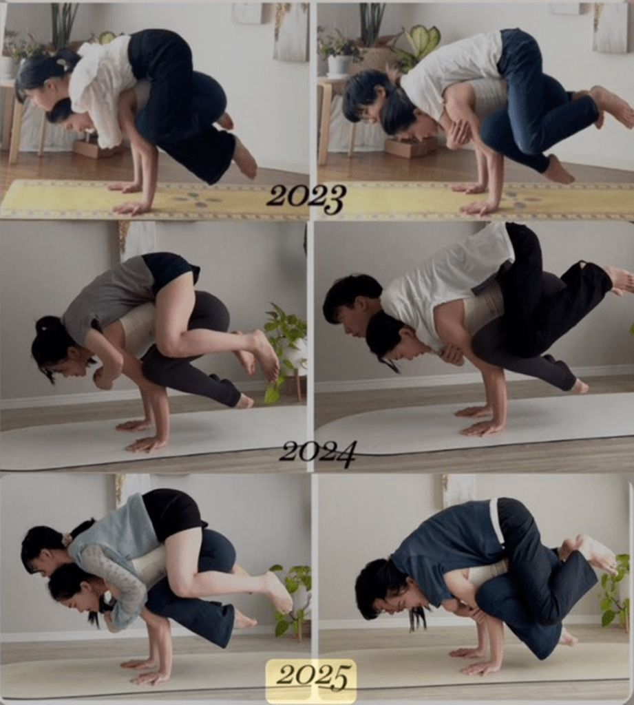 母の日恒例のヨガポーズ③（＠saho_yogaさんより提供）