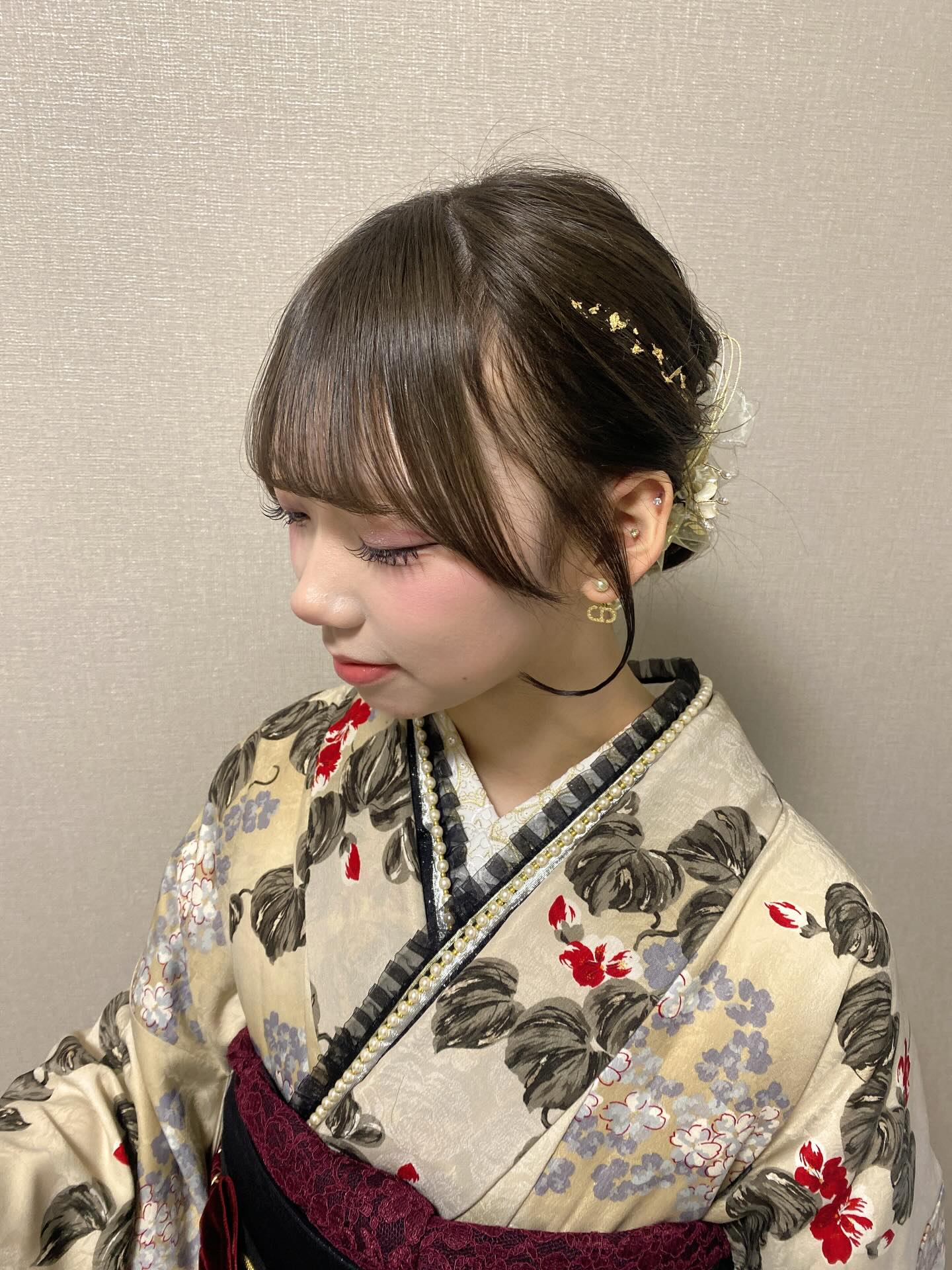 20歳娘「着物の装飾がない！」　しかしその後…100均グッズで工夫した大絶賛な着こなしに「最高です！」「上品ですね！」「堅実な娘さん」「世界にただ一つ」