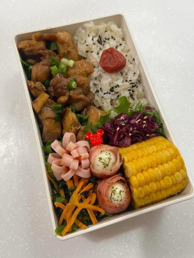 うずらベーコン入り弁当（＠harapeko.mogu7さんより提供）