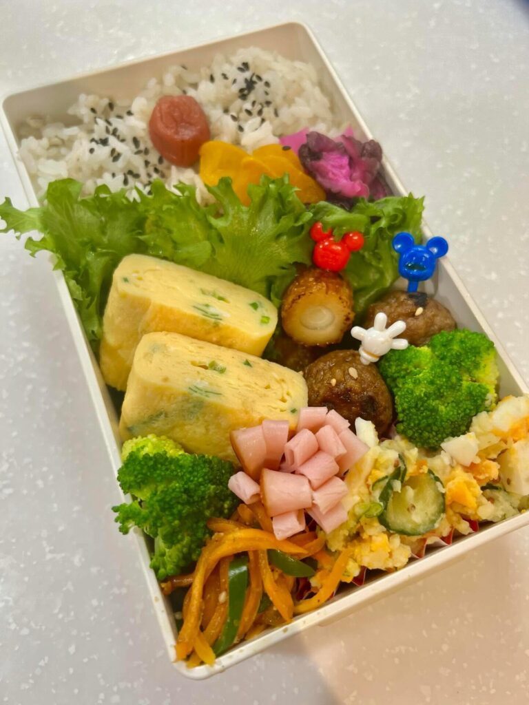 ポテサラ入り弁当（＠harapeko.mogu7さんより提供）