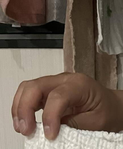 洗濯物を干していた夫「えっ?これ俺のパンツ?」持ってきたまさかのアイテムに…「爆笑www」「パンツにしか見えない」「まぎらわしい形」「何度でも笑える」