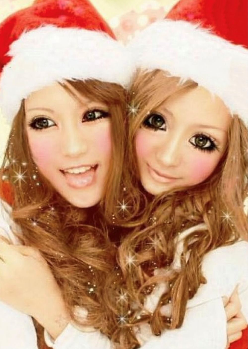 友人と16歳の時に撮ったプリクラ。18年後…驚くべき姿に!?「なんか若返ってない?」「綺麗で羨ましい!!」の声。投稿者に話を聞いた