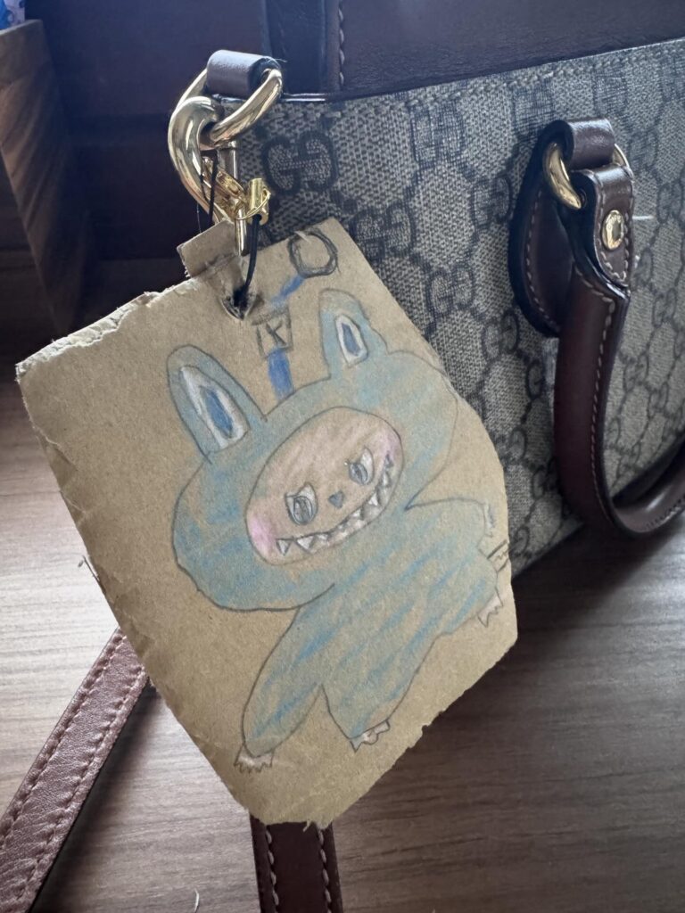 娘さんが作ったキーホルダー①（＠reel_im_ingeboruguさんより提供）