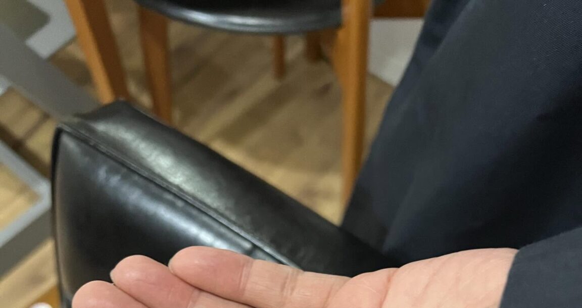 夜、外出しようとする夫に…→4歳娘「パパ待って、お守り渡すから」夫が喜んだ直後、渡されたまさかのモノに「娘ちゃん最高！」「魔除けになりそう…」