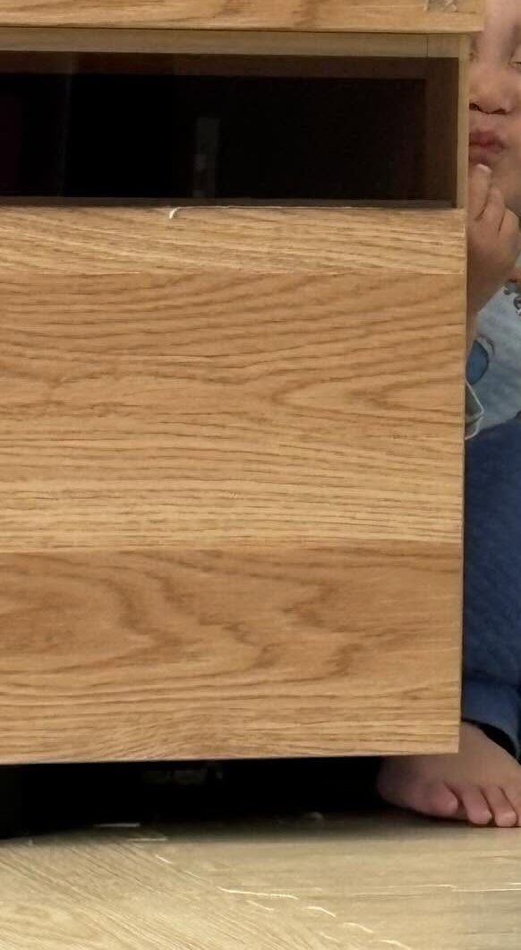 静かにしている1歳息子に違和感。ママ「ん？」→近づいてみた結果…「これはwww」「最高」「尊すぎる」