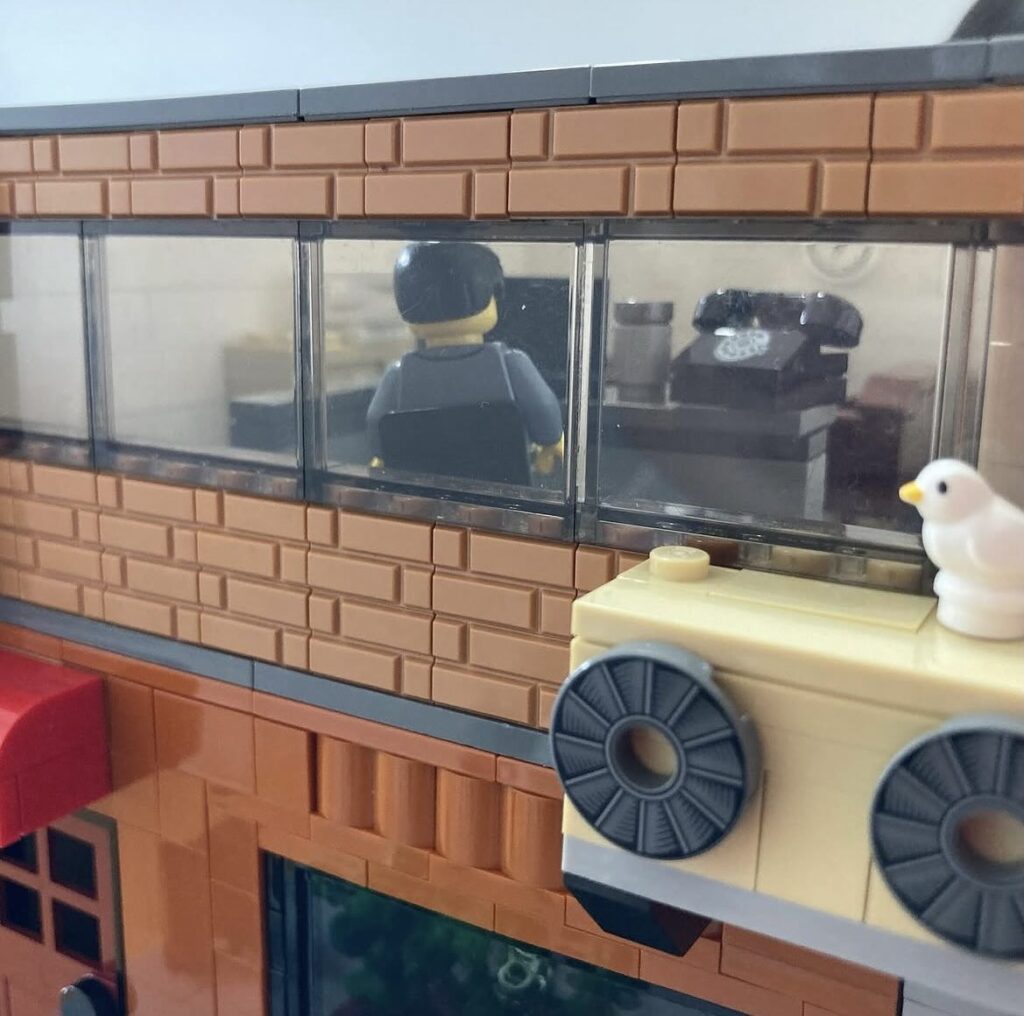 レゴで再現した探偵事務所③（＠lego_lover2013さんより提供）