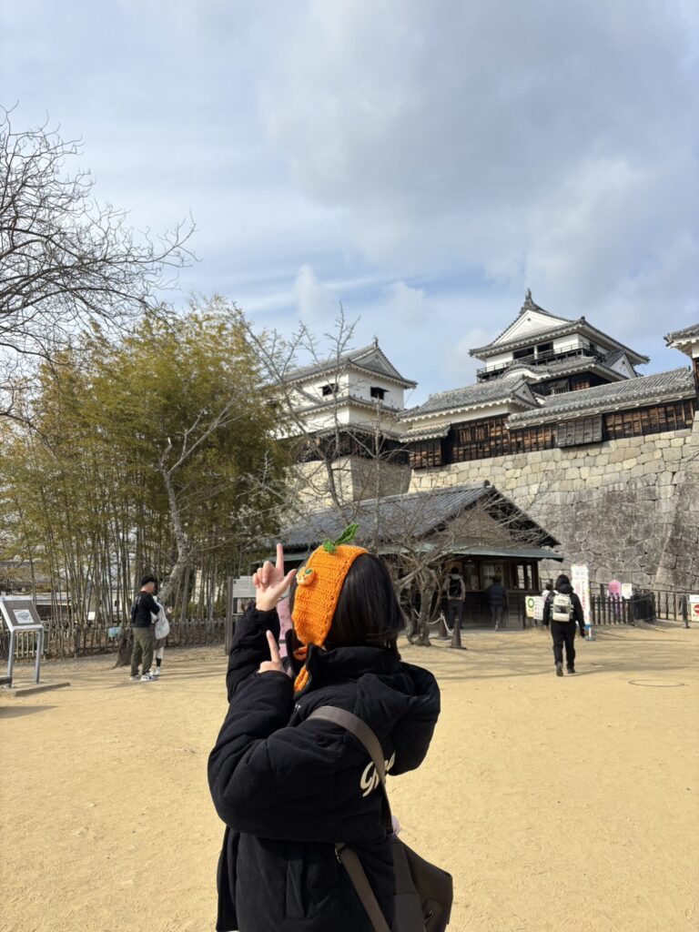 みかんイヤーマフをつけた様子④（@naoche_0さんより提供）