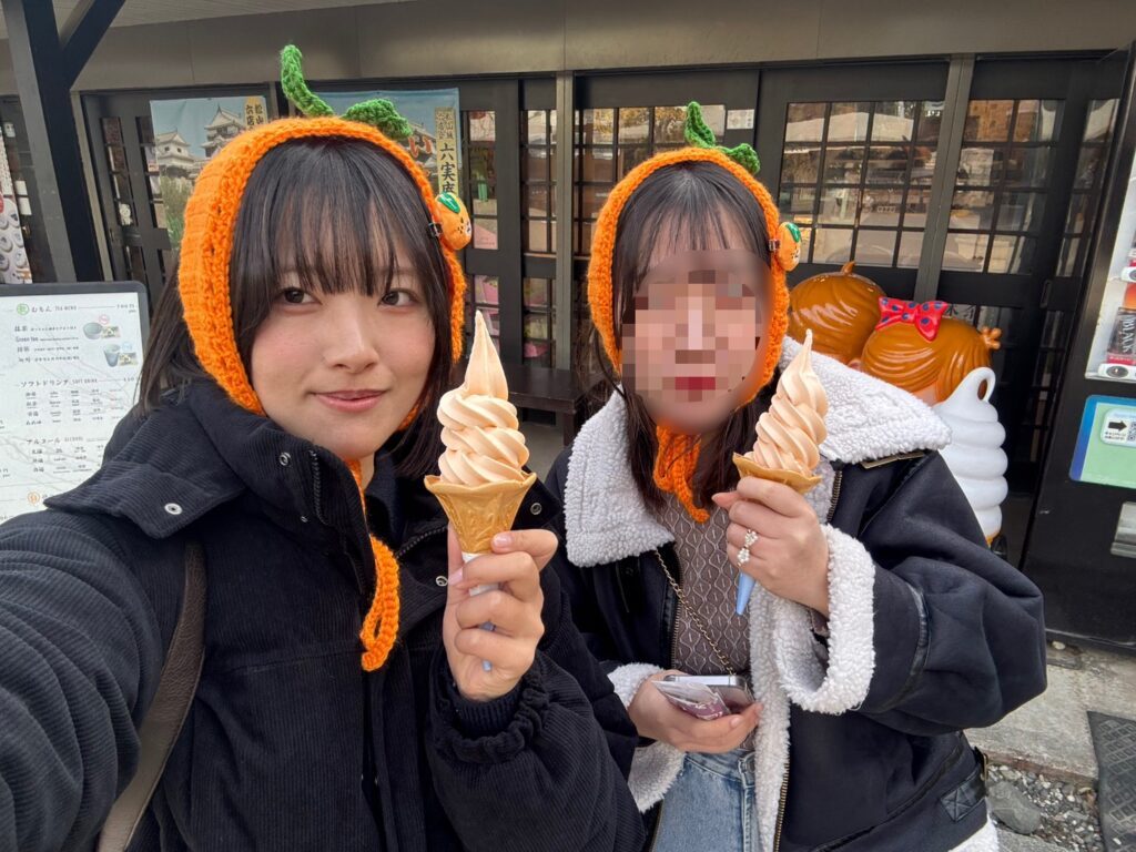 みかんイヤーマフをつけた様子⑤（@naoche_0さんより提供）