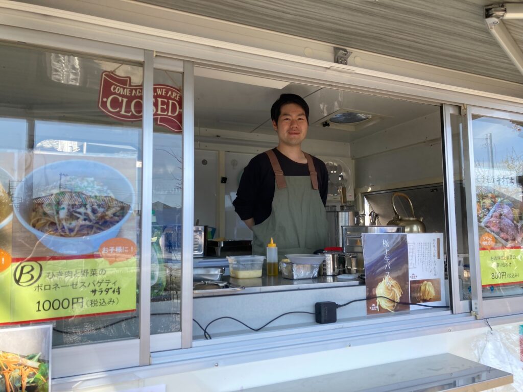 キッチンカー②（＠nuku0202さんより提供）