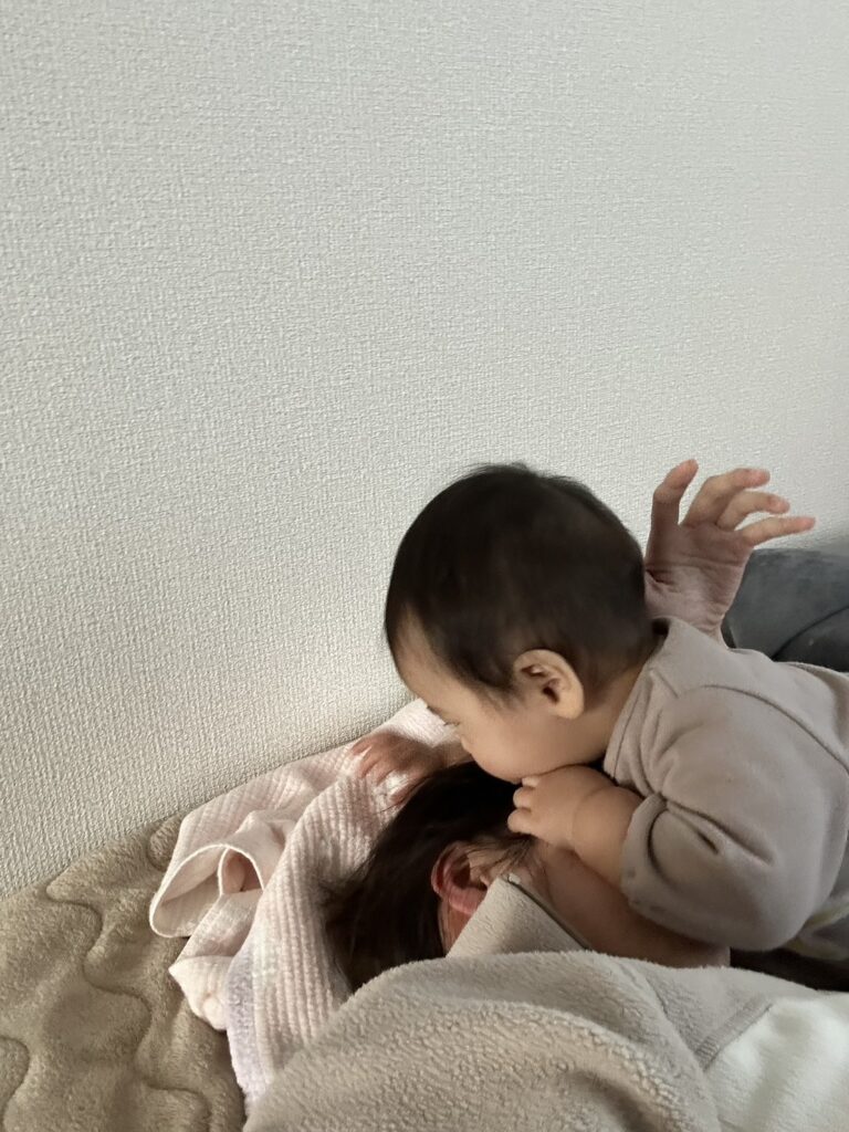 上に乗る様子①（＠___yamepi_さんより提供）