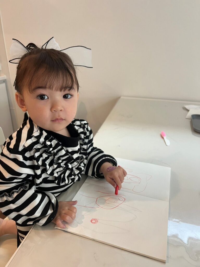 普段の娘さん③（＠ai_boho_homeさんより提供）