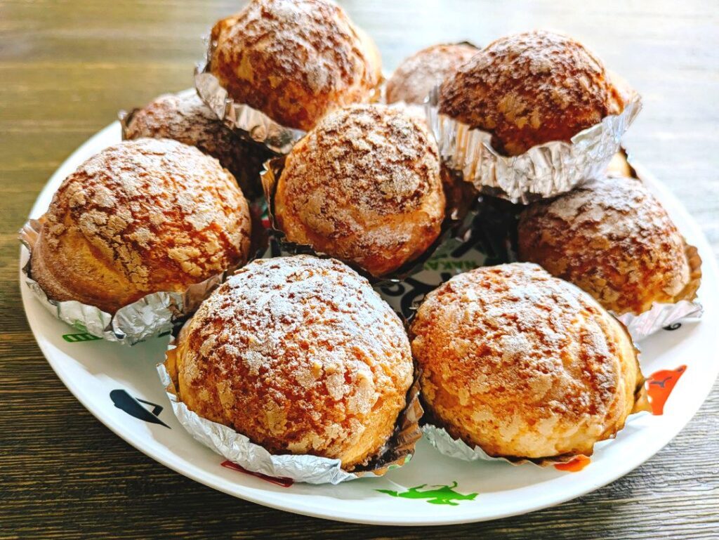 おもてなしの手作りシュークリーム（@miwaharapekoさんより提供）