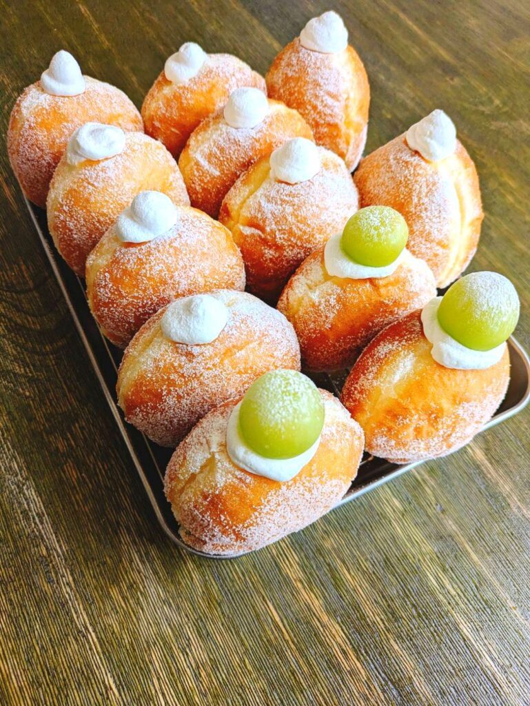 手作りドーナツ（@miwaharapekoさんより提供）