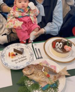 100日祝いに来てくれた100歳のひいおばあちゃん。→2人の様子に「本当に見えない…」「若々しい」「こんな風に歳を取りたい」