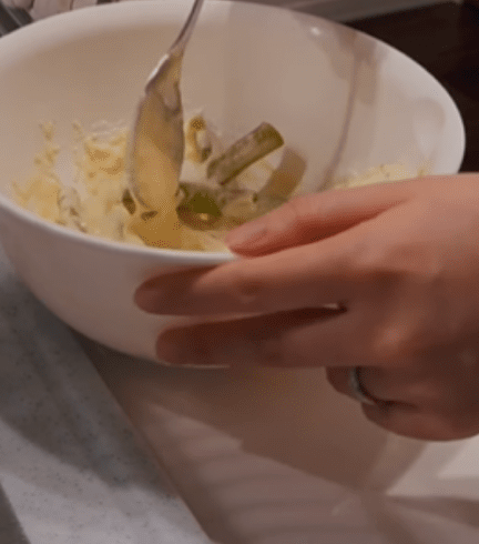 ケーキ作り中、隣に違和感。しかし、様子を見てみると「な、なんだ！？」「どちらがケーキですか」「うわぁ～可愛い！」