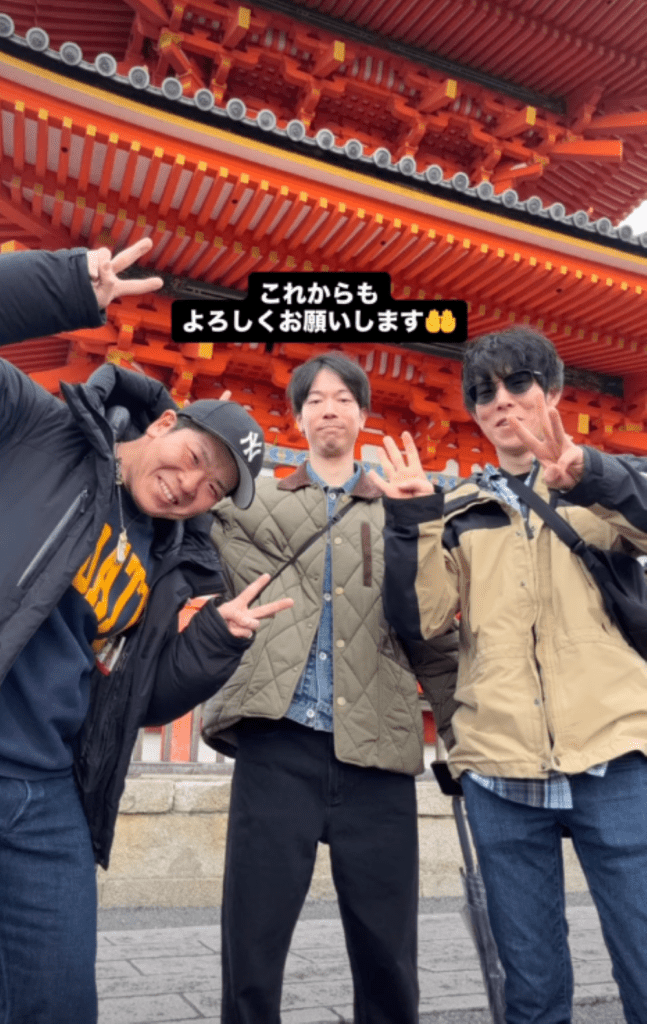 15年後の集合写真②（＠shigeo1002さんより提供）