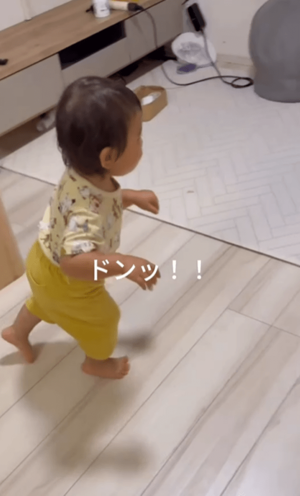 寝かしつけ後④（＠rioland.0421さんより提供）