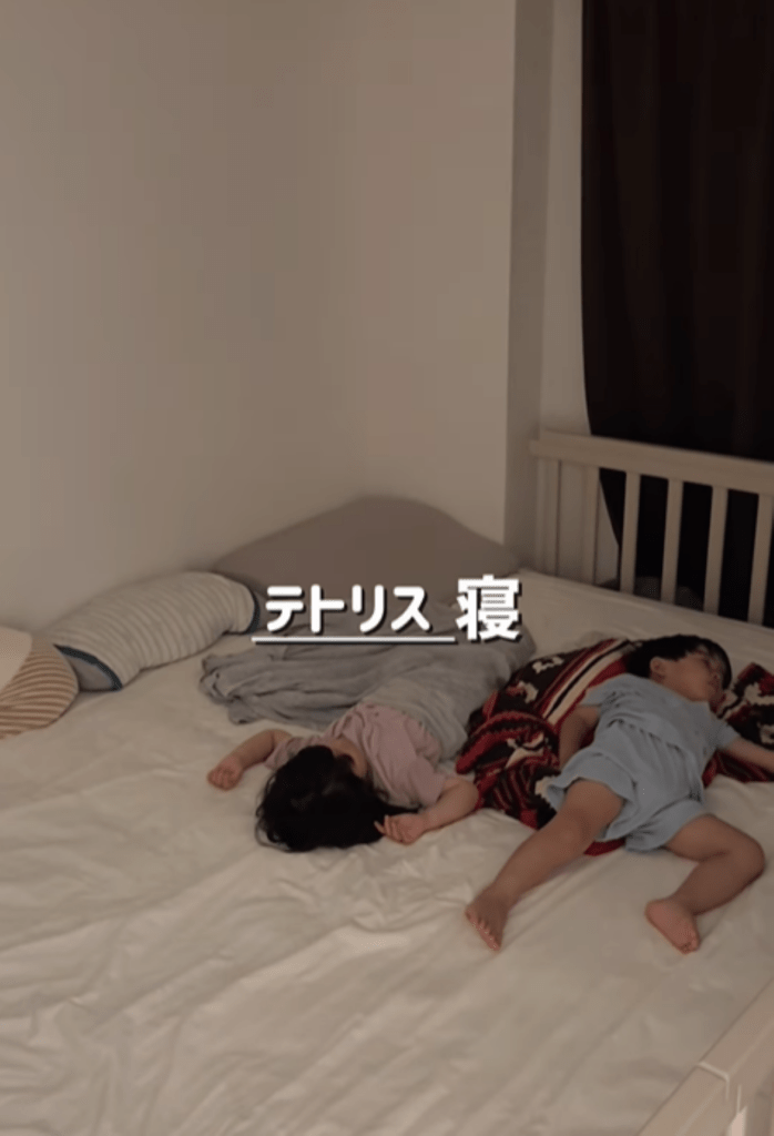 テトリス寝（＠_reimi.twins_さんより提供）