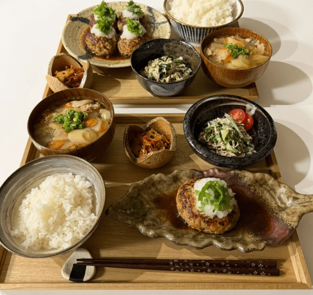 投稿者さんが作ったごはん⑥（@omuraisukun_さんより提供）