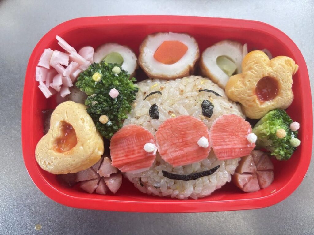 娘さんへのお弁当①（@itumonogohannさんより提供）