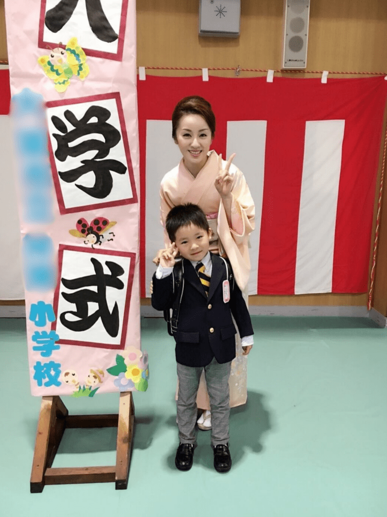小学校入学式の様子（＠hidemamaさんより提供）