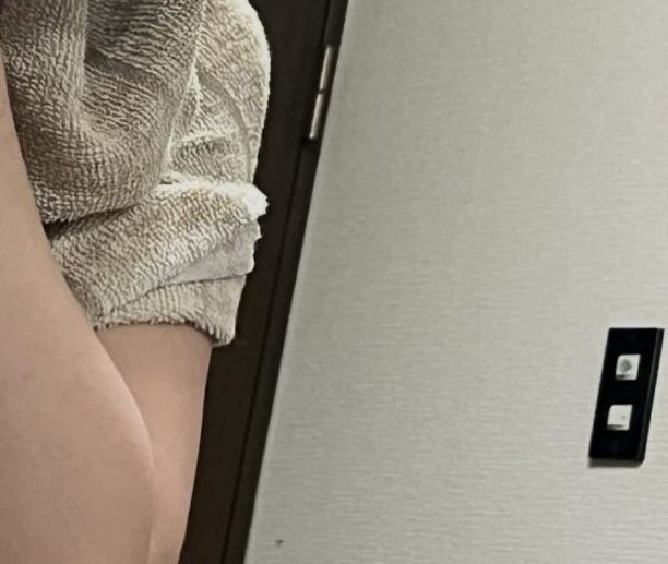8歳上の姉が大好きな11歳の妹。→目の前で姉が男の子と電話をしていたら…「可愛いかよww」「相思相愛で尊い」「まだ彼氏未満なのに」