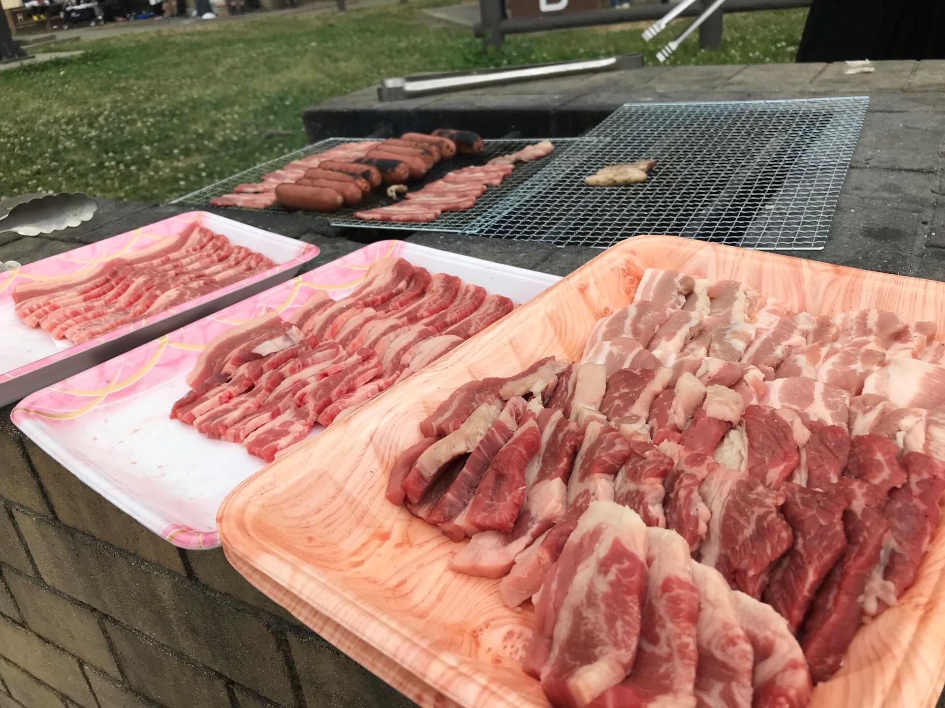 食材を持ち寄って友達とBBQを開催したら…「めっちゃ最高なBBQ！」