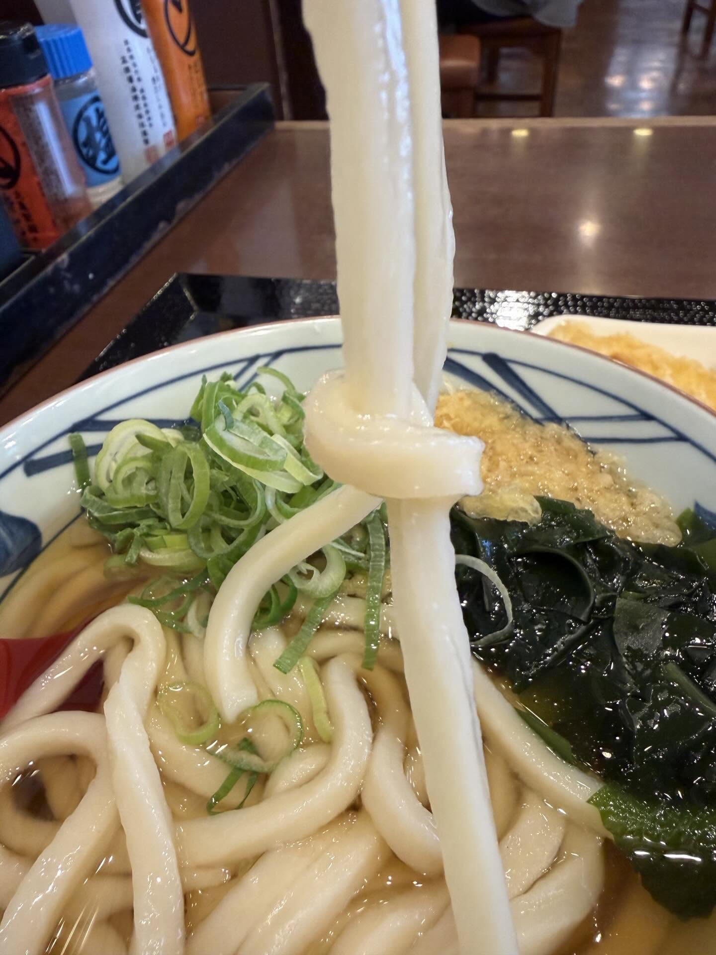 丸亀製麺でうどんを注文したら…「こんなことってある？笑 」まさかの光景に「運命感じます」「何かいいことありそう」