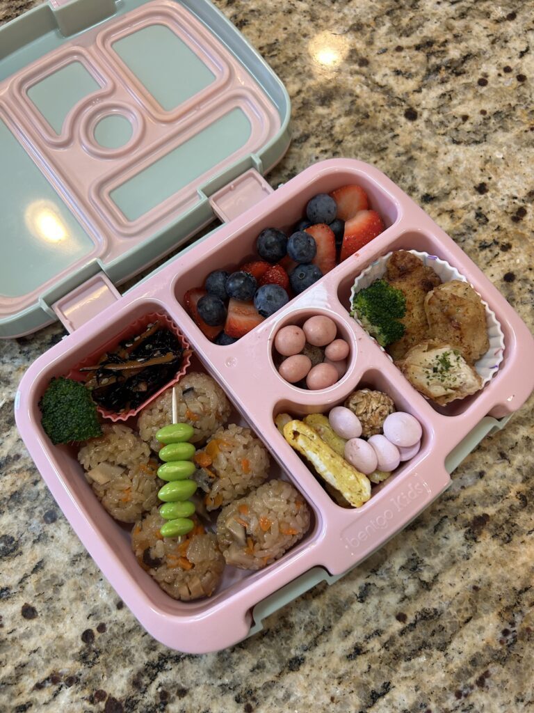 娘さんのお弁当⑥（＠hkozhoevaさんより提供）