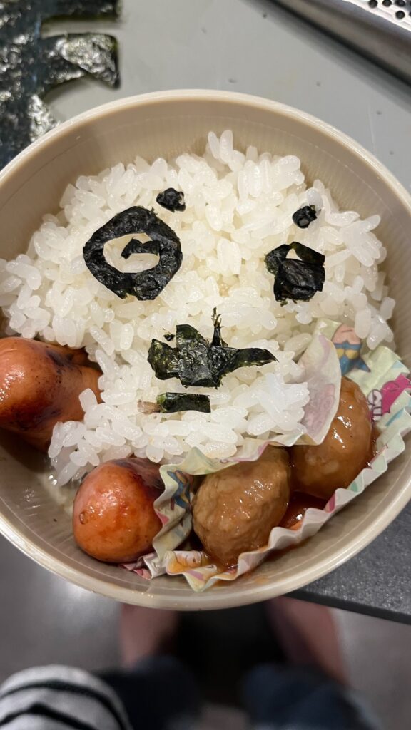 お弁当の写真①（＠yk_no.ieさんより提供）