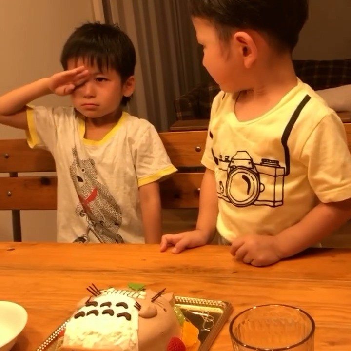 ケーキに涙する様子④（＠kurikomangaさんより提供）