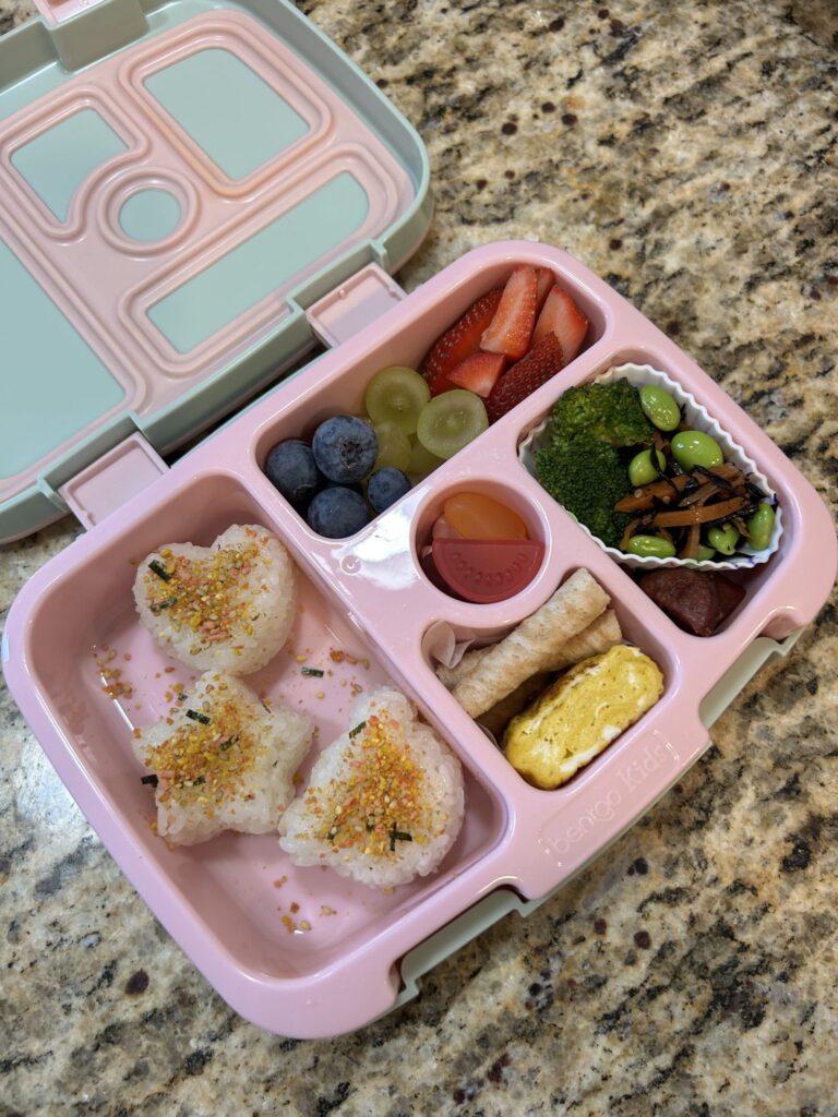 娘さんのお弁当⑤（＠hkozhoevaさんより提供）