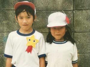 3歳のとき、保育園で出会った男女。17年後、駅前で再会すると…まさかの展開に「美男美女」「綺麗～～！！」「こんなことあるんですね！！」「素敵ー！！」