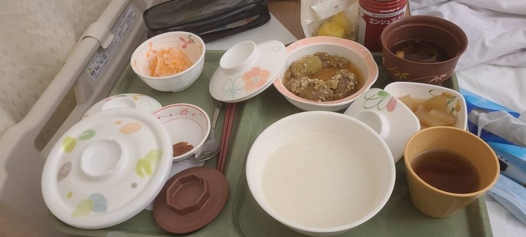 2ヶ月絶食後、久しぶりの食事～退院（＠yuto_behcetsさんより提供）