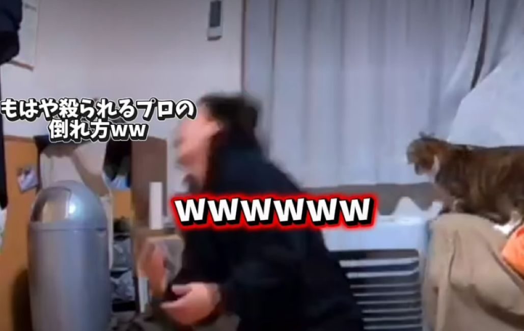 久しぶりに帰省し、母と雑談していた息子。直後、いきなり倒れこんだ理由に…「声出して笑った」「もはやコント」「災難すぎて」