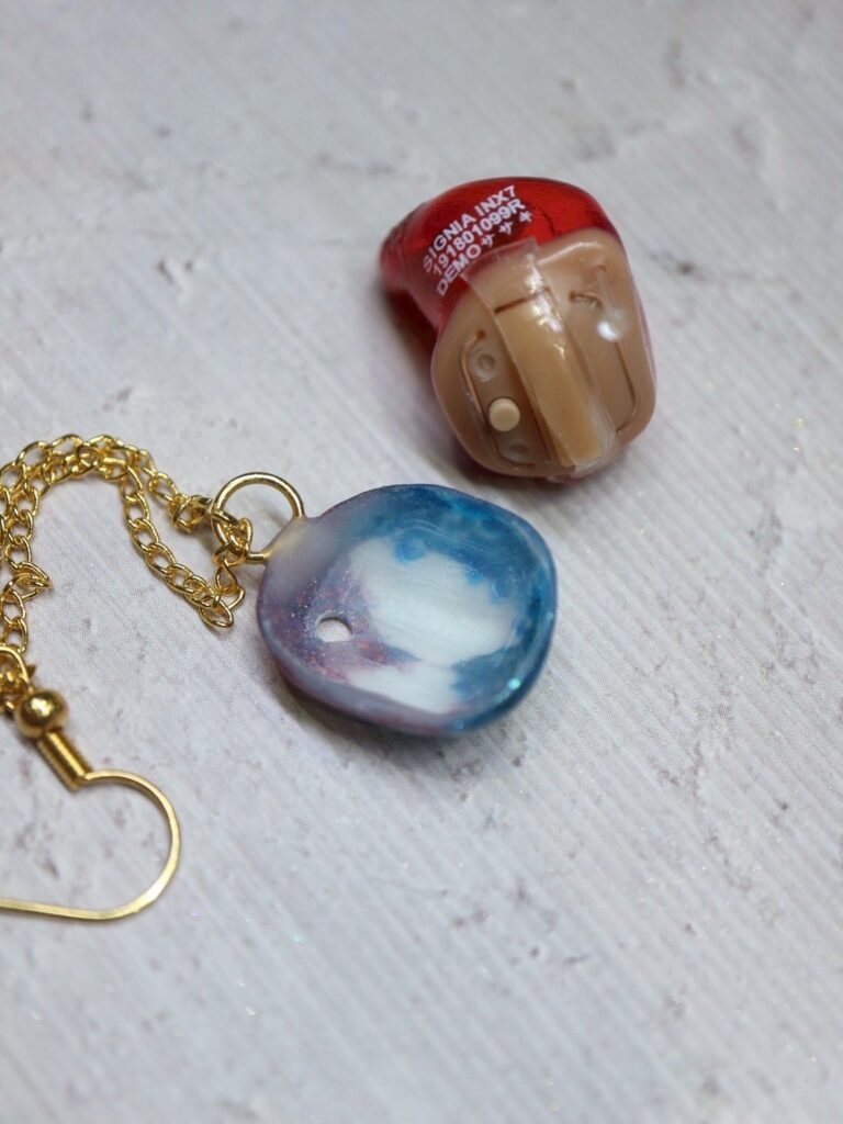 補聴器カバー⑬（濵村裕二さんより提供）