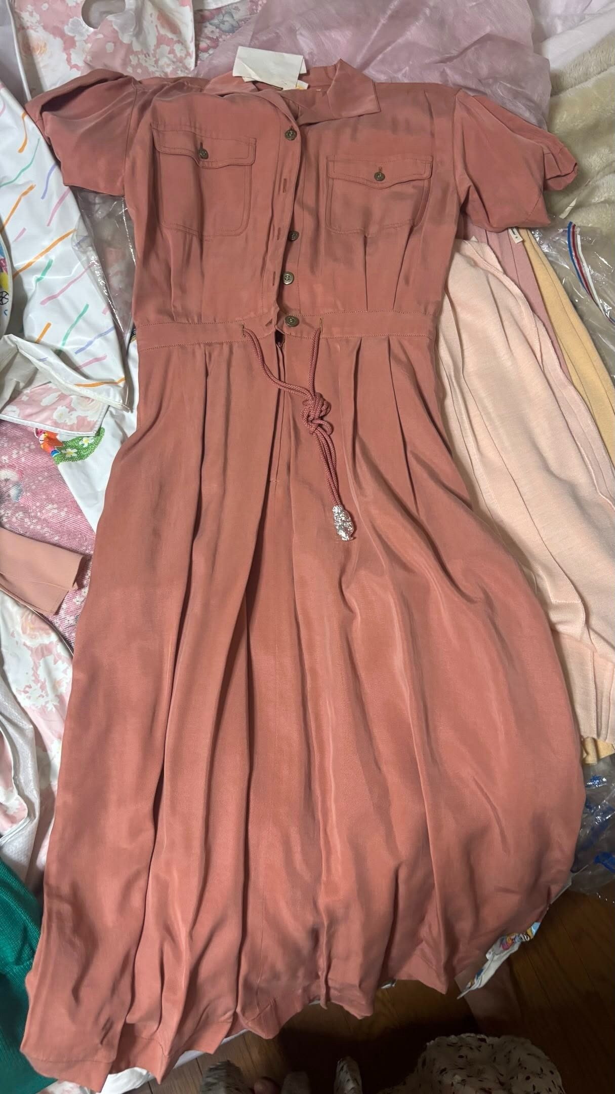 娘が見つけたタンスにしまわれてた母の服→「昭和レトロ！」「お母様お洒落すぎる！」