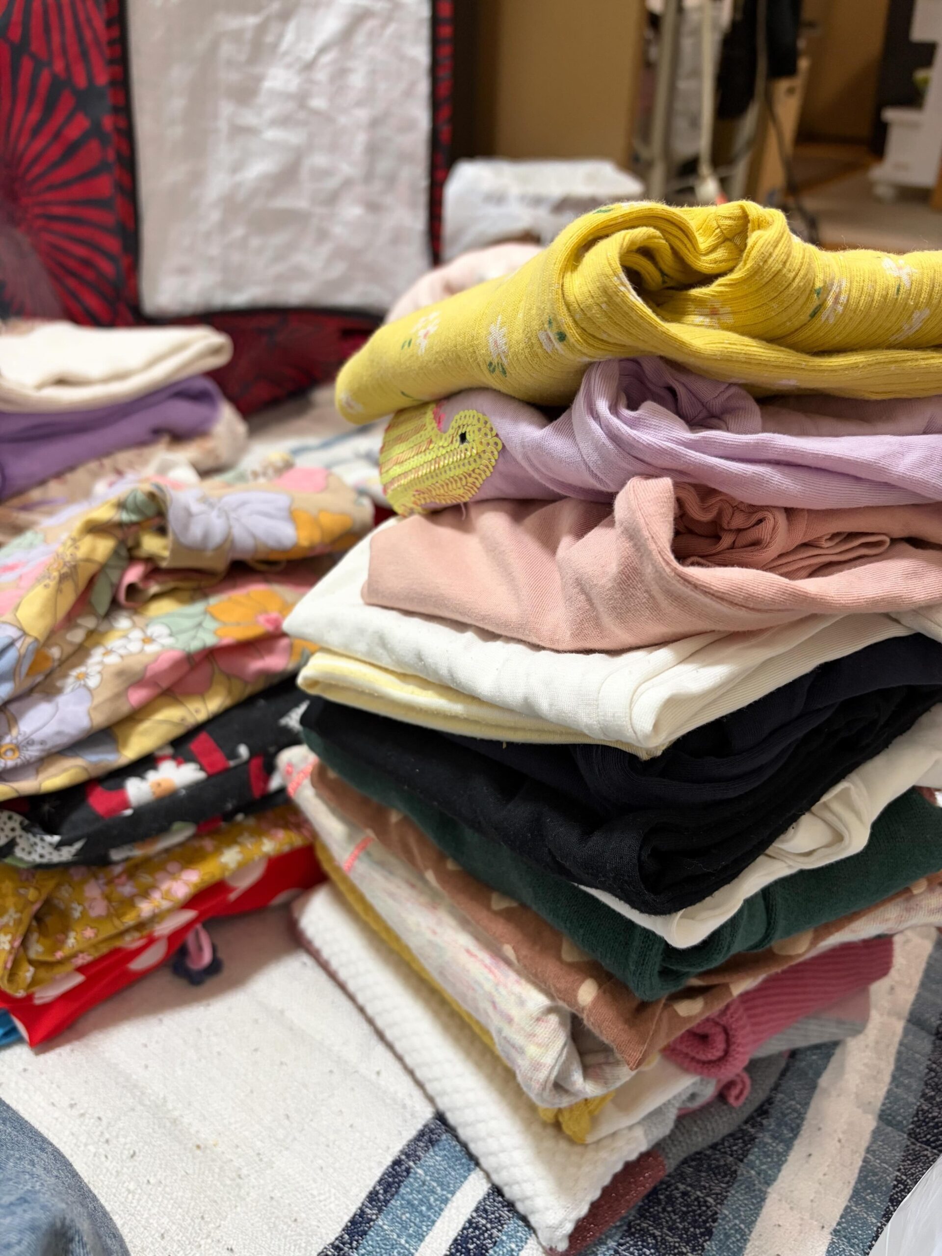 義母「着れるのだけ着な！」→ジモティーで買ってきた80着800円の大量の孫の服に「これはありがたいw」「お嫁さんもサイコー」「理想の義母だわ」
