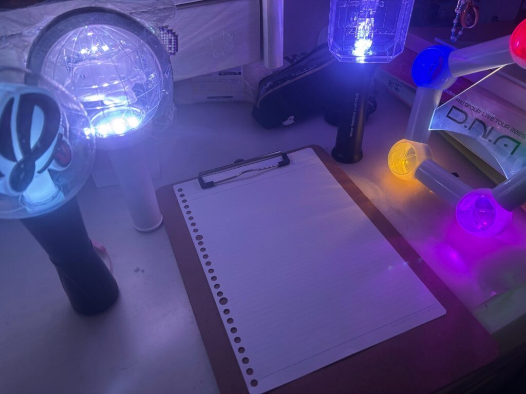 停電中の勉強机の様子（＠rina_1278.471さんより提供）