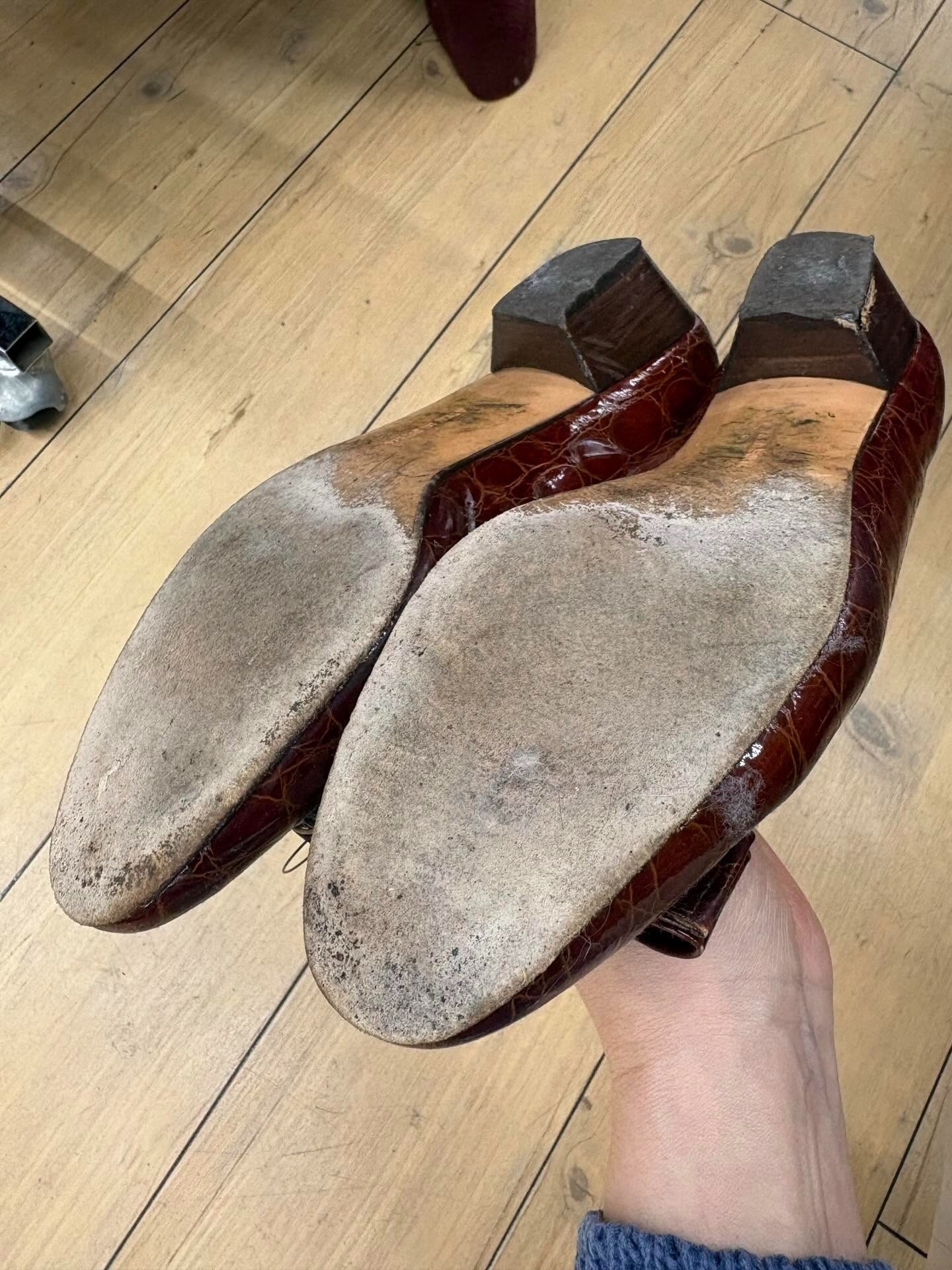 セカストで2090円で買ったフェラガモのパンプス→修理に出すと……「えええ!!」 驚きの姿に「最高の買い物」