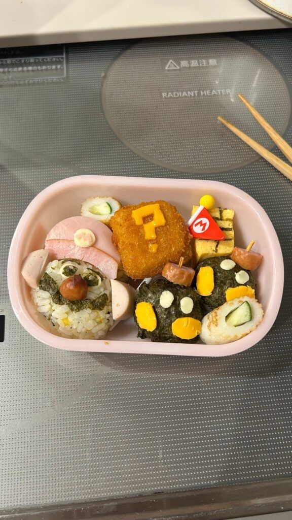 完成したキャラクター弁当①（＠pote_osoujisiyoさんより提供）