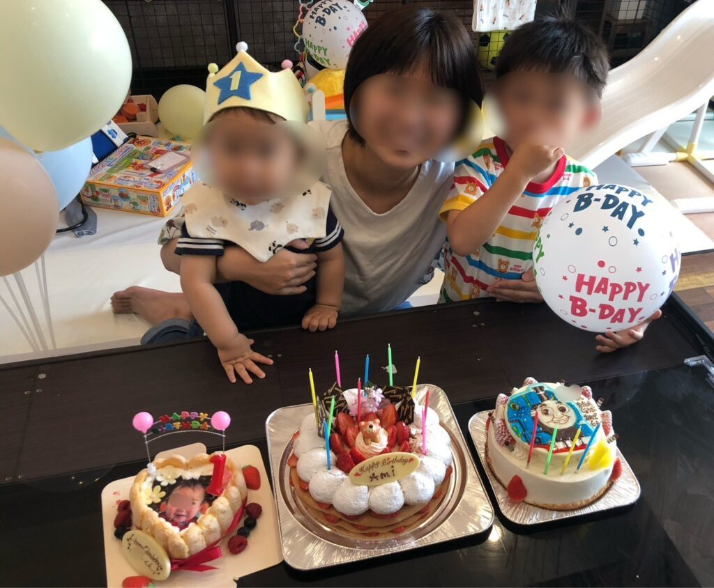 息子さんが1歳のときの合同誕生日会の様子（＠ami_tesouさんより提供）